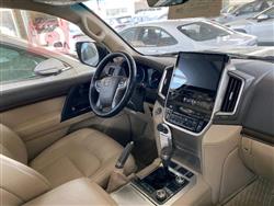 تۆیۆتا لاند کروزەر